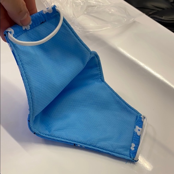 Cherry blossom blue - Picture 2 of 3